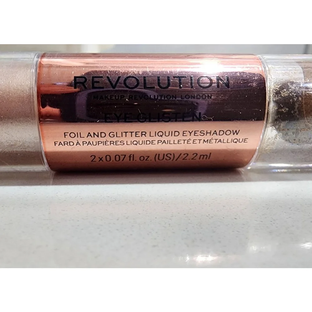 Revolution Makeup Bundle: Foundation, Highlighter, Eyeshadow, Lip Gloss